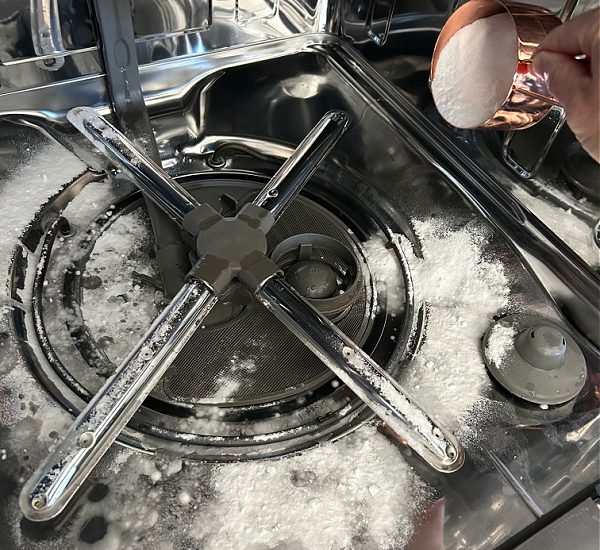 how to clean smelly dishwasher