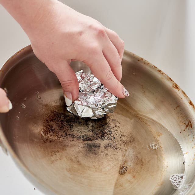 why put aluminum foil in dishwasher